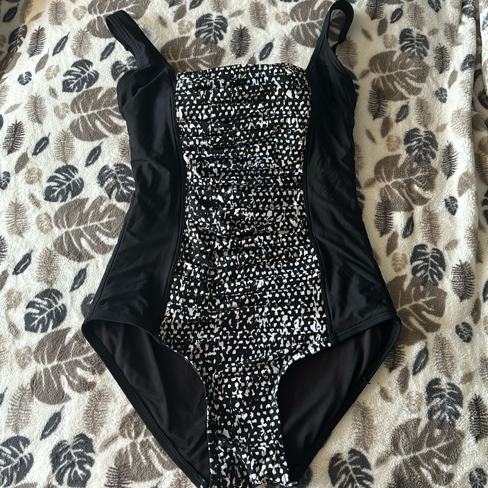 Like new bikini ck size 6